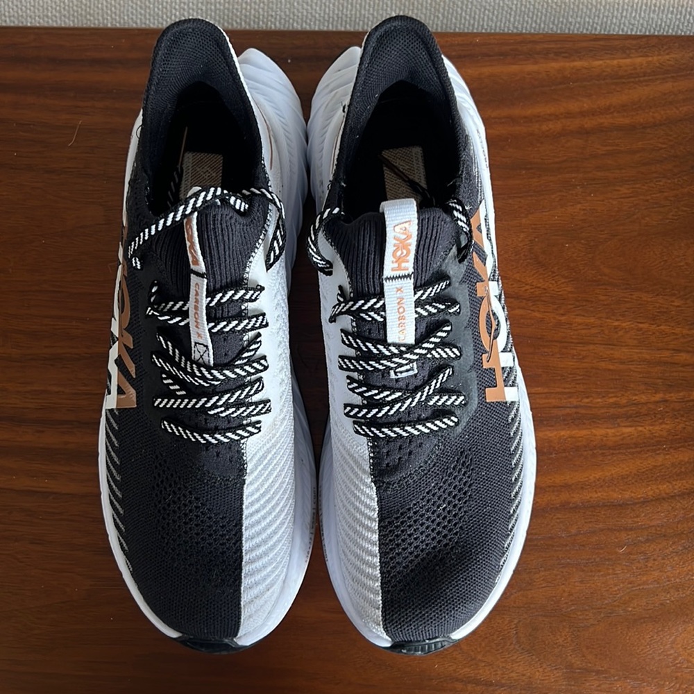 HOKAS Carbon x3
